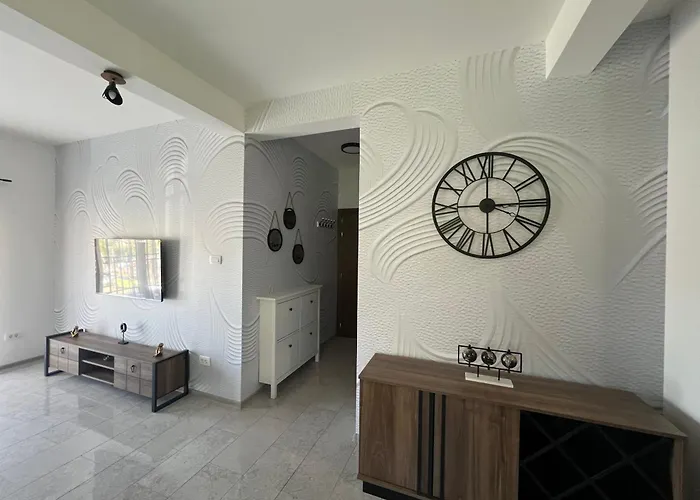 Dis Lux Apartments